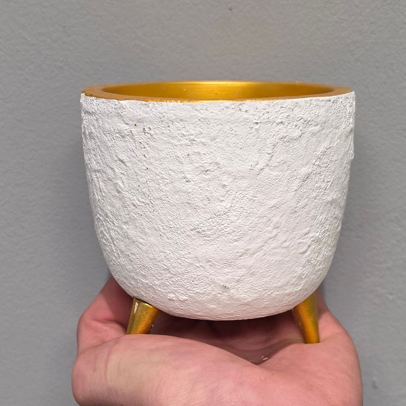 Golden Rimmed Leg Pots